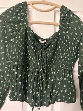 American Eagle Outfitters Green Floral Peasant Blouse